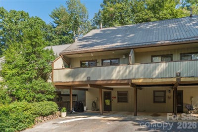 /international/us/11-maple-ridge-lane-asheville-nc-110110014023/