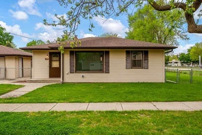 /international/us/320-e-marshall-street-belvidere-il-110108011376/