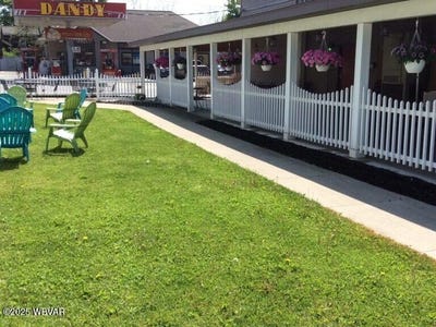 /international/us/73-83-troy-street-canton-pa-110104251808/