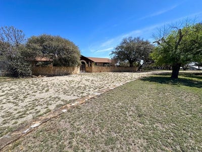 /international/us/203-cave-springs-dr-hunt-tx-110106526664/