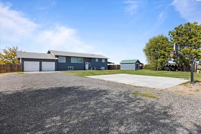 /international/us/710-maple-grove-road-sunnyside-wa-110098047940/