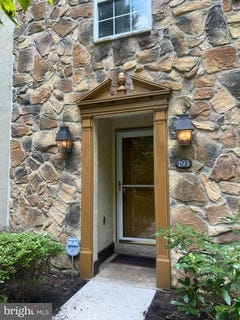 /international/us/193-valley-stream-lane-chesterbrook-pa-110101153646/