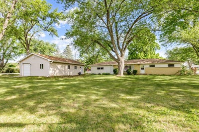 /international/us/7624-howe-road-wonder-lake-il-110108221843/
