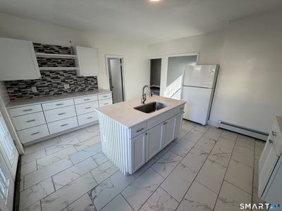 /international/us/402-allen-street-new-britain-ct-110107501052/