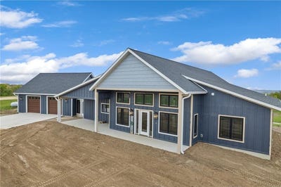 /international/us/70638-215th-avenue-wabasha-mn-110107871095/