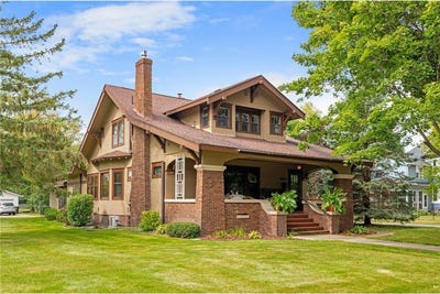 /international/us/922-douglas-street-alexandria-mn-110107568668/