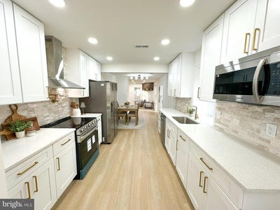 /international/us/905-barron-ave-essex-md-110100047888/
