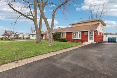 /international/us/4552-w-89th-street-hometown-il-110107605555/