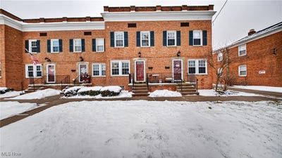 /international/us/2684-wooster-road-rocky-river-oh-110105287315/