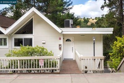 /international/us/126-ascot-ct-moraga-ca-110108331925/
