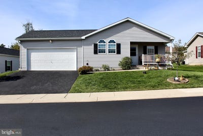 /international/us/28-dawn-drive-douglassville-pa-110120531372/