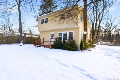 /international/us/35-shady-creek-road-pleasant-valley-ny-110104535539/