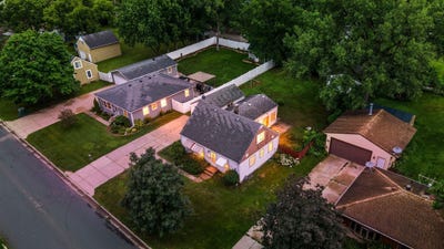 /international/us/823-oakwood-drive-anoka-mn-110110327800/