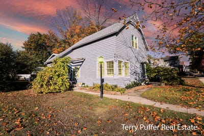 /international/us/305-n-robert-street-ludington-mi-110103172399/