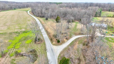 /international/us/6700-brooks-road-gentryville-in-110107519488/