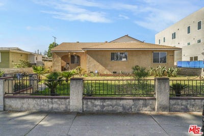 /international/us/16130-devonshire-st-granada-hills-ca-110106313774/