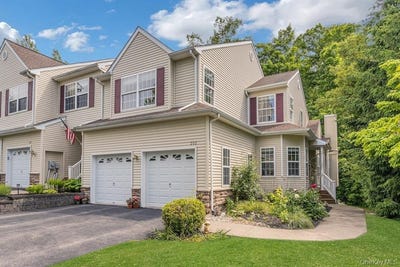 /international/us/202-pondview-loop-wappingers-falls-ny-110108568016/