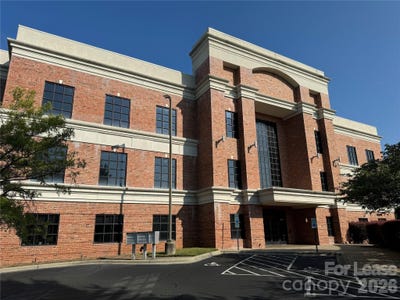/international/us/19520-w-catawba-avenue-cornelius-nc-110105344266/