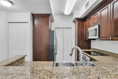 /international/us/1660-renaissance-commons-boulevard-boynton-beach-fl-110106434315/