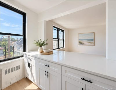 /international/us/10-40-neilson-street-far-rockaway-ny-110110045749/