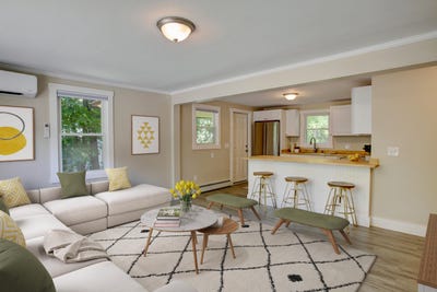 /international/us/42-brunswick-avenue-gardiner-me-110101073309/