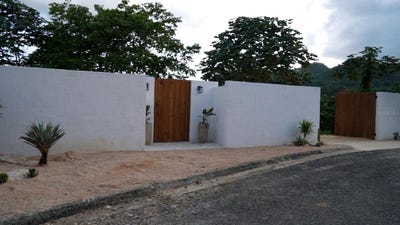 /international/us/1-1-bo-angeles-el-corcho-utuado-pr-110103382221/