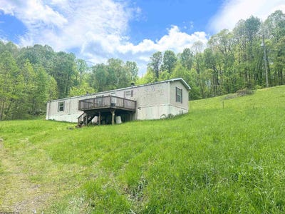 /international/us/3003-pell-road-kingwood-wv-110107910485/