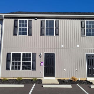 /international/us/417-n-washington-avenue-pulaski-va-110104815634/