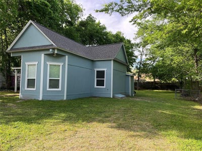 /international/us/621-e-8th-street-bonham-tx-110110299439/