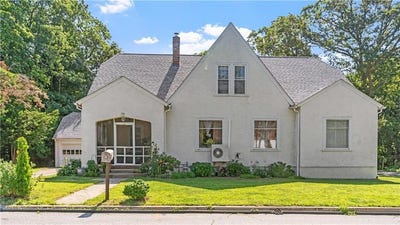 /international/us/75-read-avenue-lincoln-ri-110101137385/