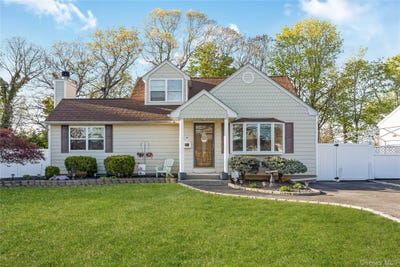 /international/us/45-beecher-avenue-east-islip-ny-110107852564/