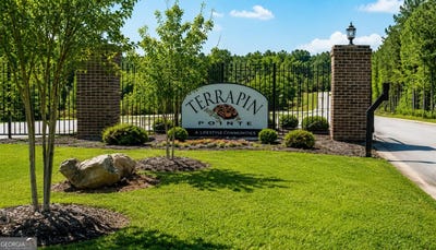 /international/us/406-terrapin-pointe-road-hodges-sc-110108913476/