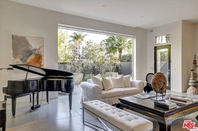 /international/us/2425-clement-ave-venice-ca-110105799266/