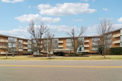 /international/us/1301-n-western-avenue-lake-forest-il-110105975328/