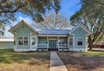 /international/us/303-south-franklin-street-la-grange-tx-110104214915/