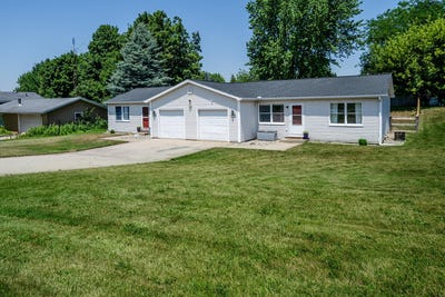 /international/us/6209-6211-hipps-hollow-road-eau-claire-mi-110100771382/?lang=de