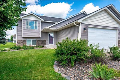 /international/us/8638-preserve-boulevard-n-chisago-city-mn-110100849895/