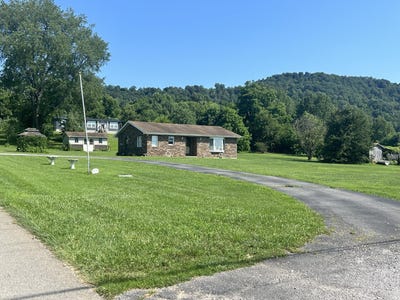 /international/us/40-laney-drive-vanceburg-ky-110100446098/