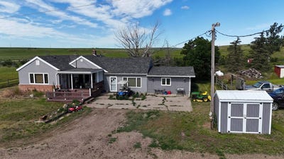/international/us/34653-county-road-128-sidney-mt-110098068594/
