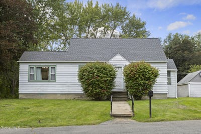 /international/us/1-clinton-avenue-waterford-ny-110110326394/