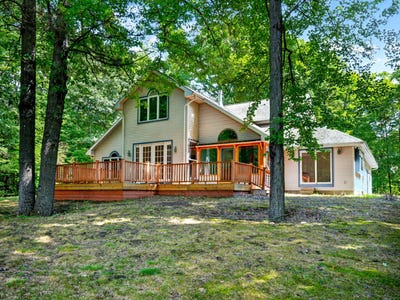 /international/us/2074-w-olson-road-sanford-mi-110119770857/