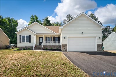 /international/us/3867-perthshire-lane-colonial-heights-va-110108413052/