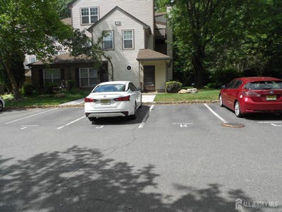 /international/us/4222-n-bayberry-court-n-south-brunswick-nj-110100757412/?lang=en