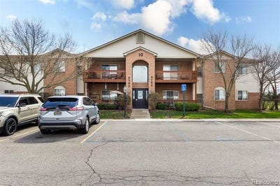 /international/us/9747-wildflower-court-van-buren-twp-mi-110107339352/