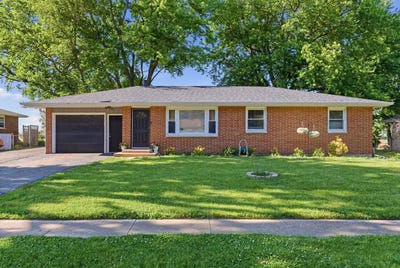 /international/us/120-terry-drive-sugar-grove-il-110108551101/