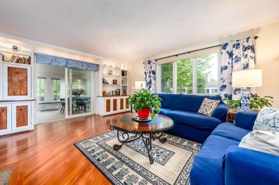 /international/us/1-woods-edge-lane-mashpee-ma-110108338984/