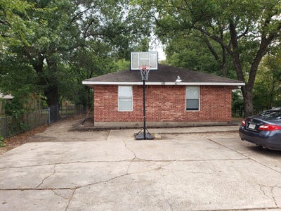 /international/us/605-nw-main-street-ennis-tx-110108295881/