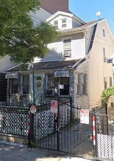 /international/us/100-15-40th-road-corona-ny-110096116103/