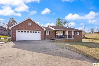 /international/us/105-maple-street-munfordville-ky-110108236862/