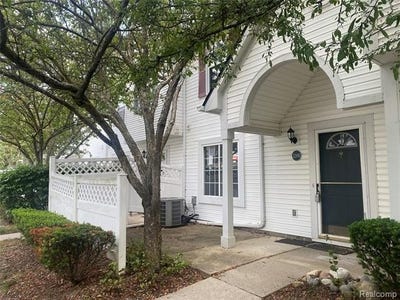 /international/us/22192-cape-cod-way-farmington-hills-mi-110108653105/